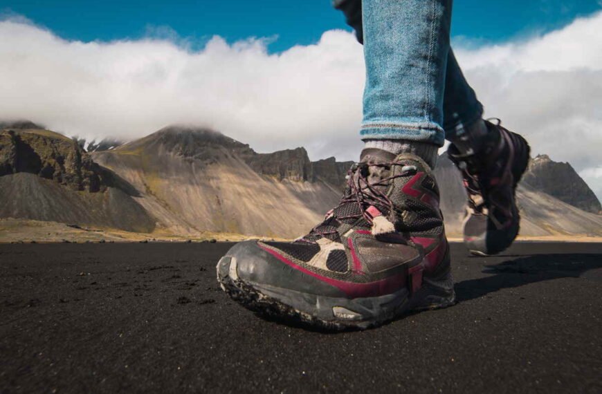 Niskie buty trekkingowe damskie Salomon – idealne na letnie wędrówki